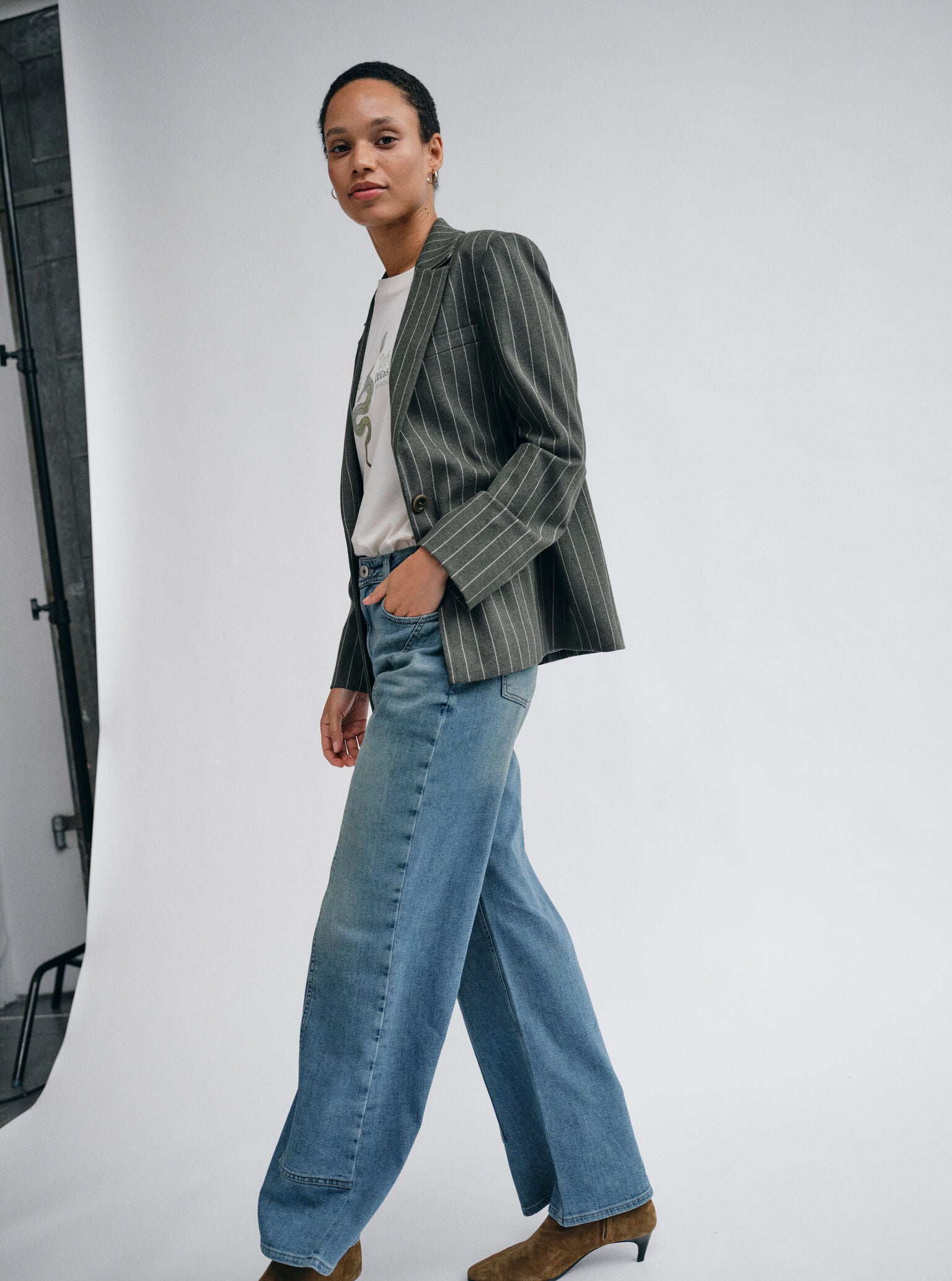 Modelshot / Blue / Detail